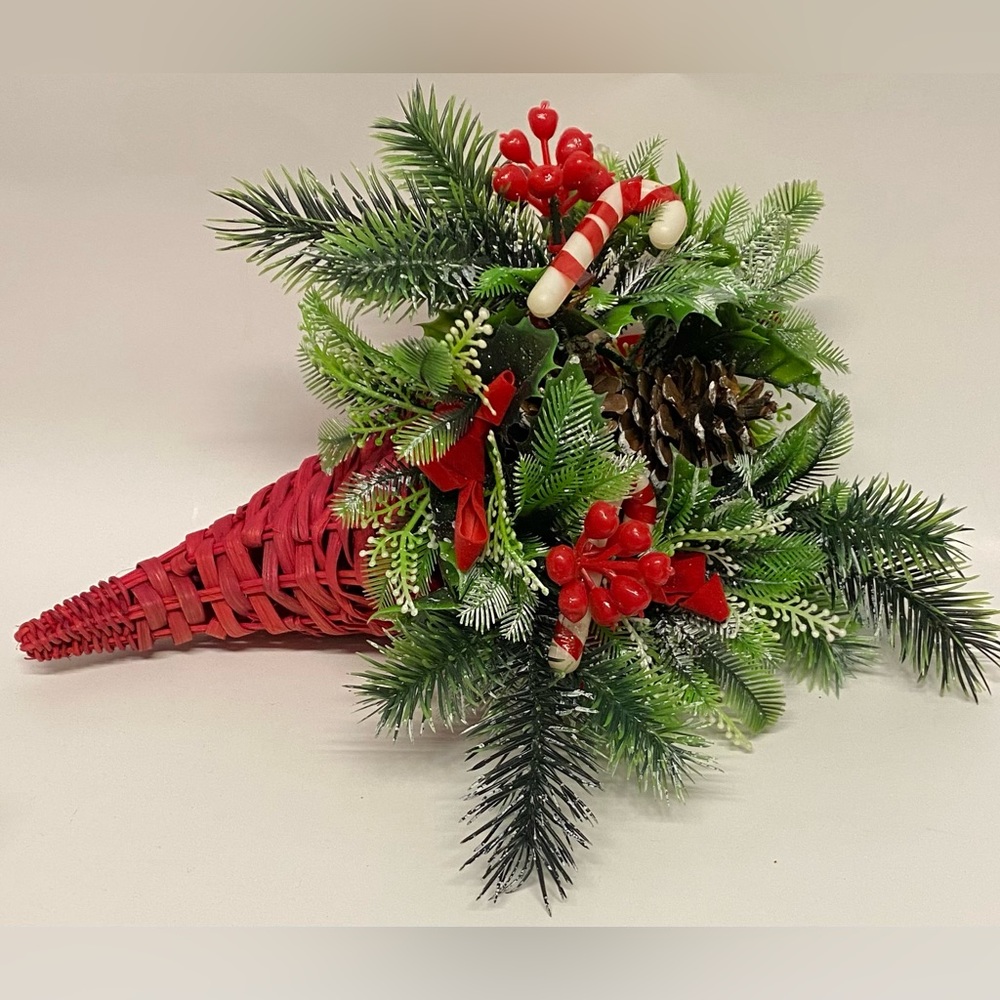 Vintage Christmas Plastic Wicker Decor‎ Cornucopia